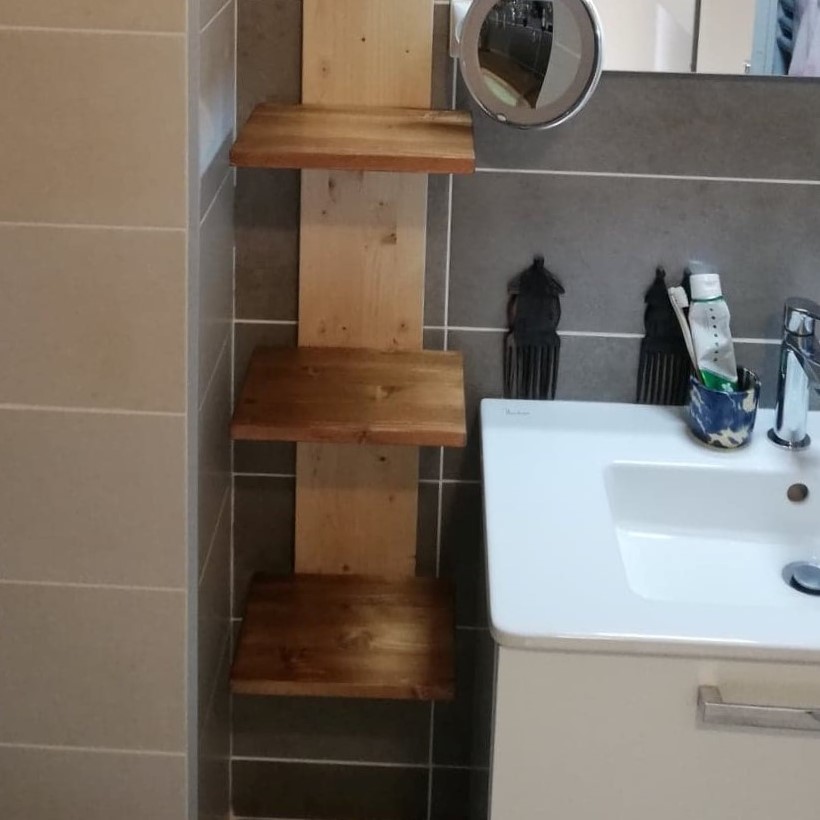 Étagère de salle de bain